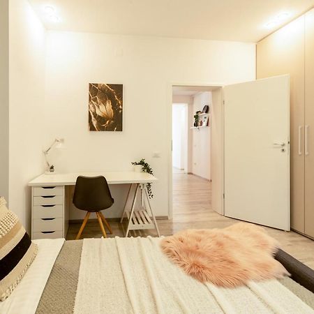 Ideal Stay: Spacious 2Br Apt Near Calea Victoriei Bukarest Kültér fotó