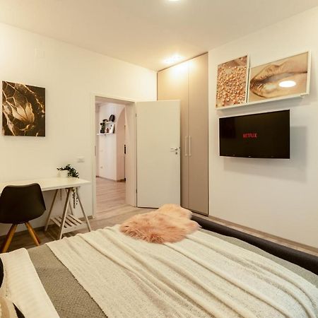 Ideal Stay: Spacious 2Br Apt Near Calea Victoriei Bukarest Kültér fotó