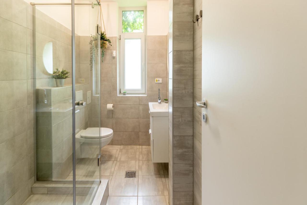 Ideal Stay: Spacious 2Br Apt Near Calea Victoriei Bukarest Kültér fotó