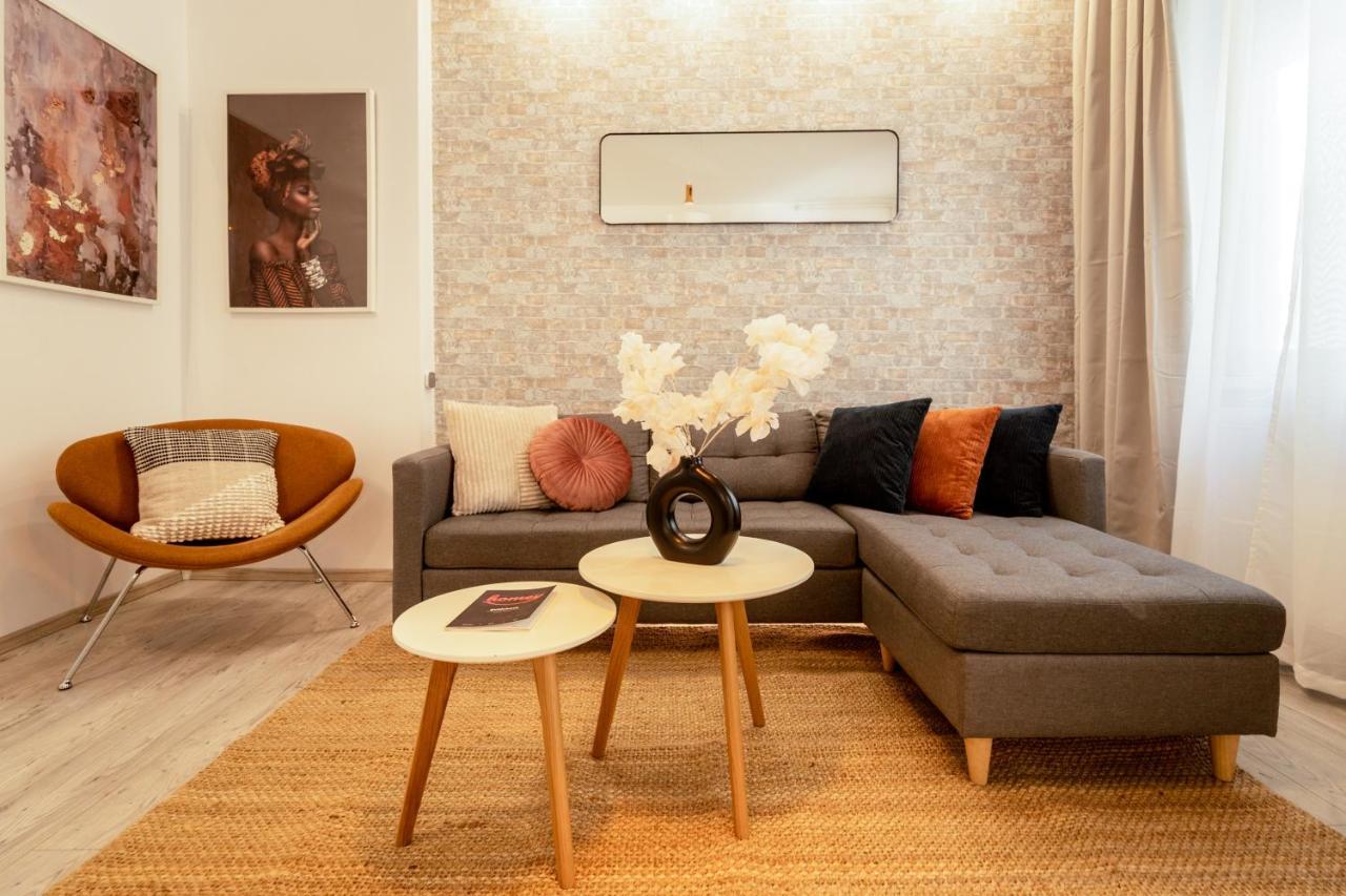 Ideal Stay: Spacious 2Br Apt Near Calea Victoriei Bukarest Kültér fotó