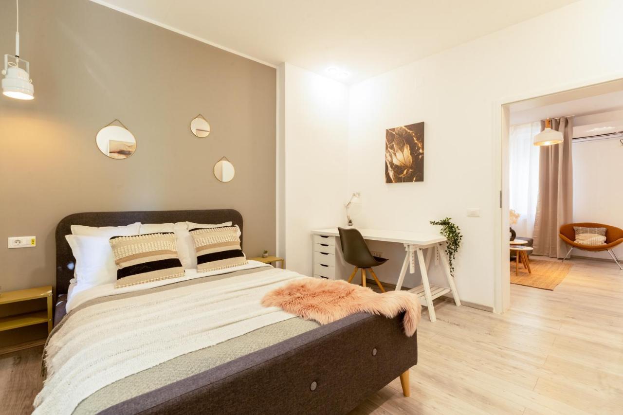 Ideal Stay: Spacious 2Br Apt Near Calea Victoriei Bukarest Kültér fotó