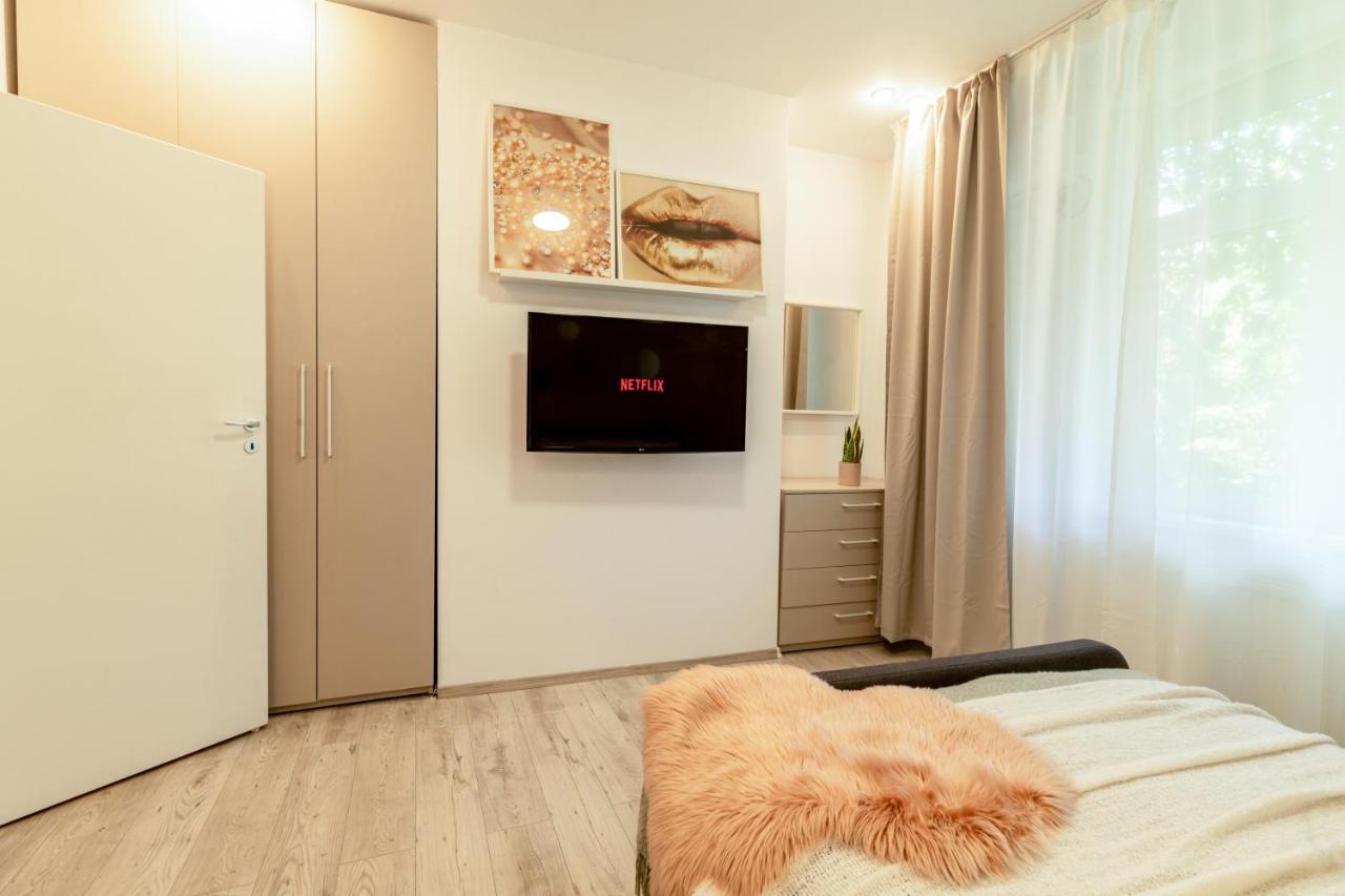 Ideal Stay: Spacious 2Br Apt Near Calea Victoriei Bukarest Kültér fotó