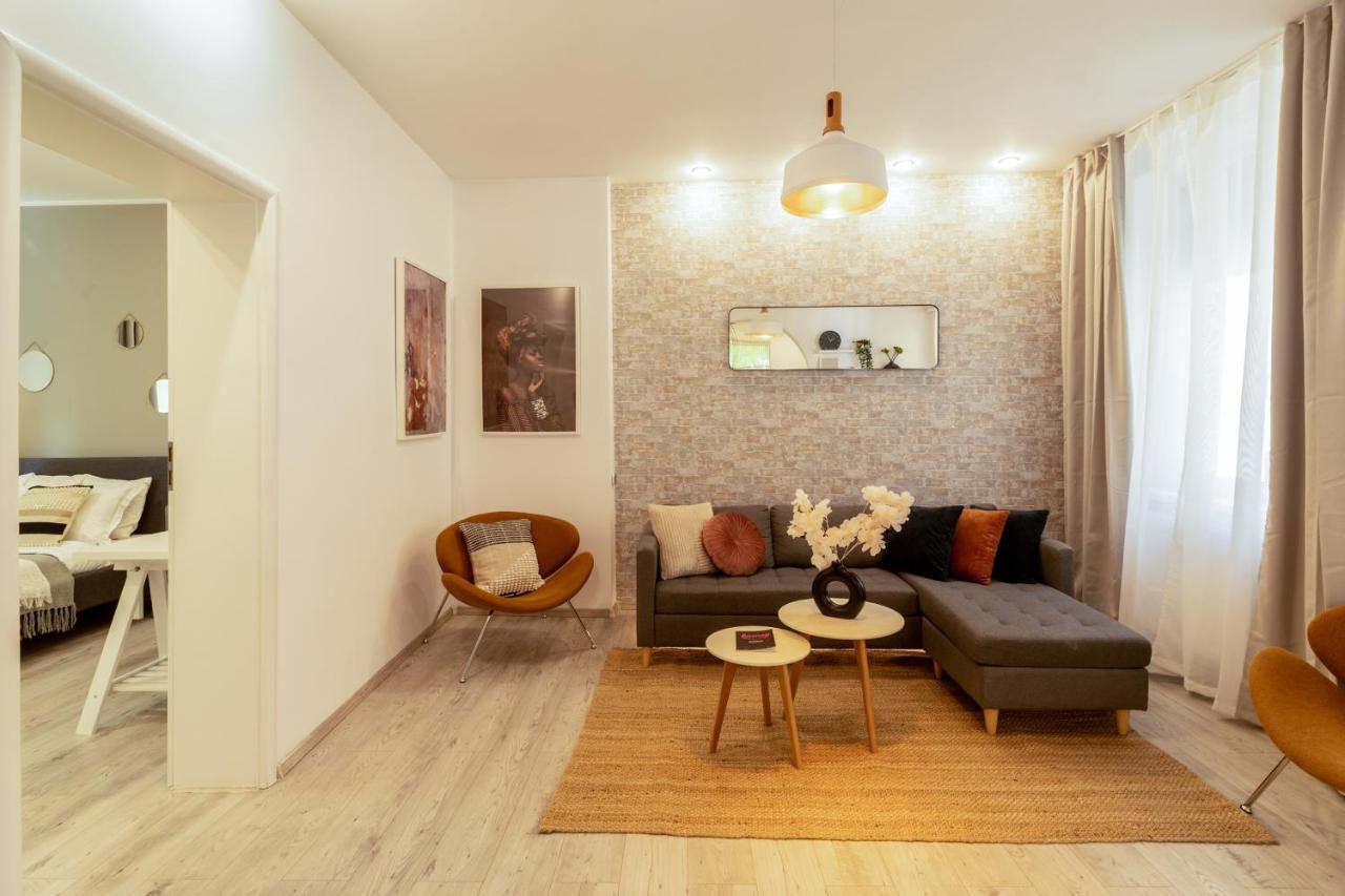 Ideal Stay: Spacious 2Br Apt Near Calea Victoriei Bukarest Kültér fotó