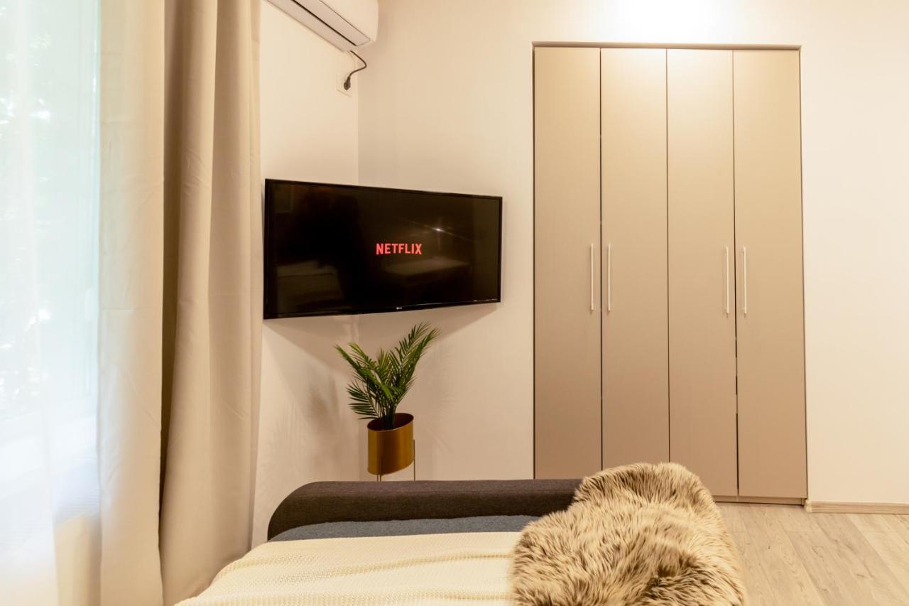 Ideal Stay: Spacious 2Br Apt Near Calea Victoriei Bukarest Kültér fotó
