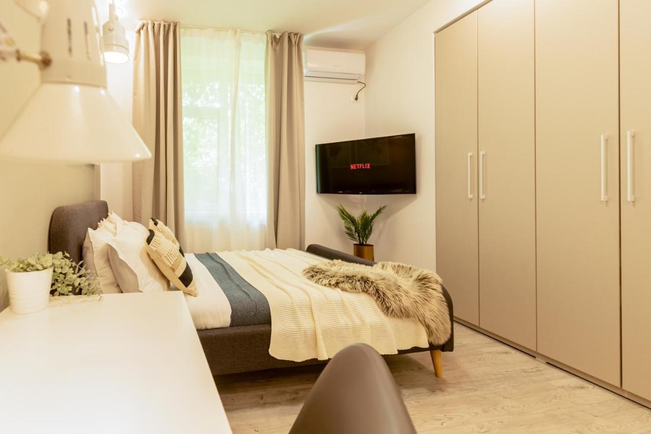 Ideal Stay: Spacious 2Br Apt Near Calea Victoriei Bukarest Kültér fotó
