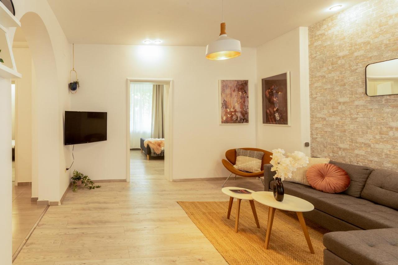 Ideal Stay: Spacious 2Br Apt Near Calea Victoriei Bukarest Kültér fotó