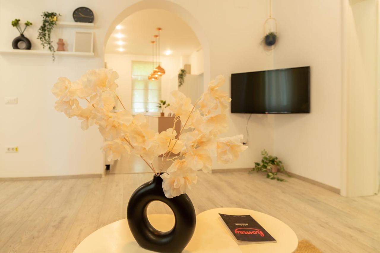 Ideal Stay: Spacious 2Br Apt Near Calea Victoriei Bukarest Kültér fotó