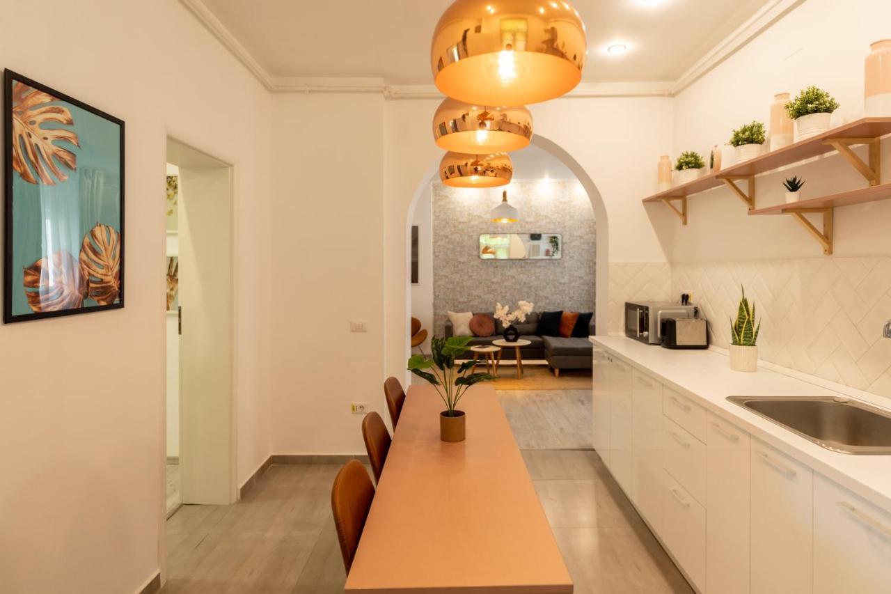 Ideal Stay: Spacious 2Br Apt Near Calea Victoriei Bukarest Kültér fotó